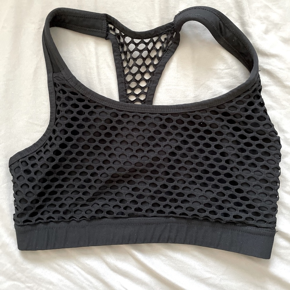 Black sports bra
